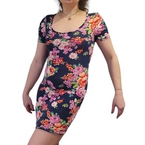 5/$28 Floral bodycon mini dress